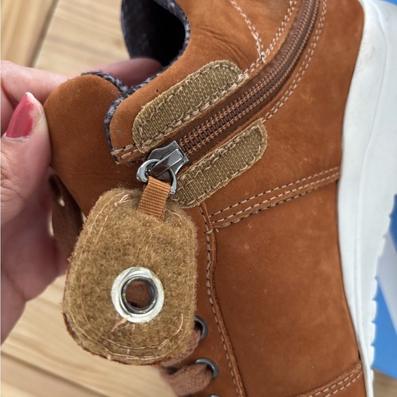 Men's Medimoto Mid-Top Brown Suede Shoe Size 10WW - Picture 3 of 13